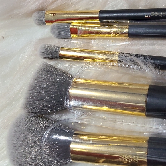 COPY - Makeup Brush for sale - Picture 3 of 4